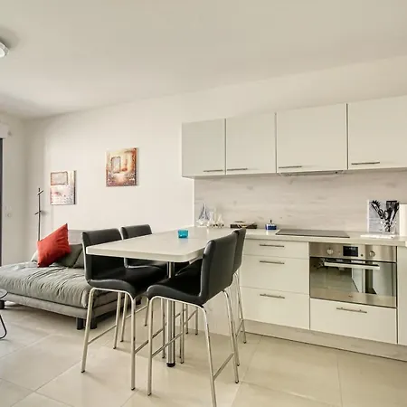 Modern Apt Near Palais Des Festivals By Guestready